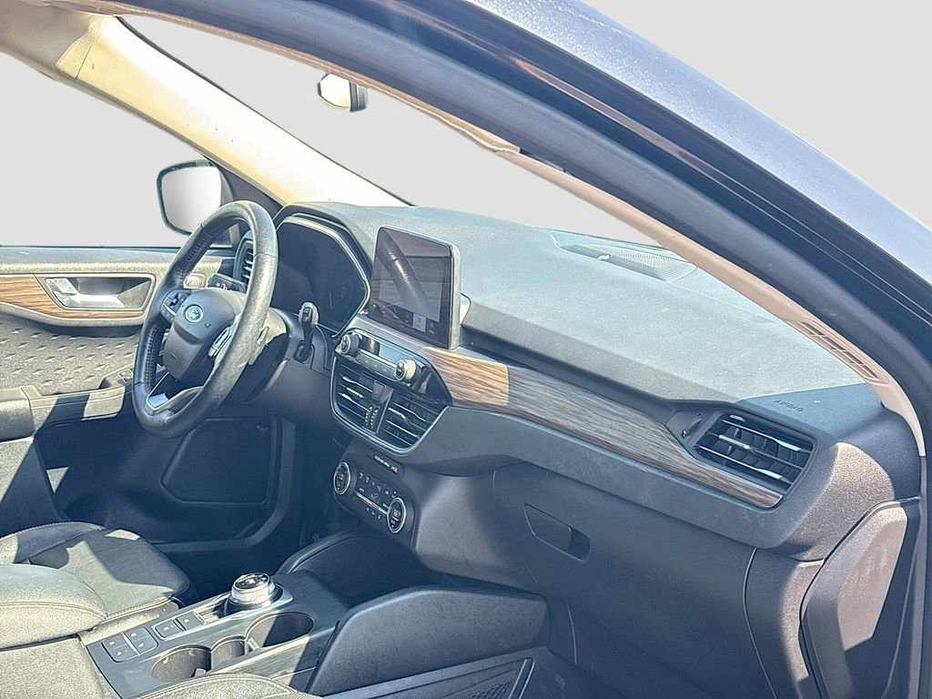 Used 2020 Ford Escape Titanium image 30