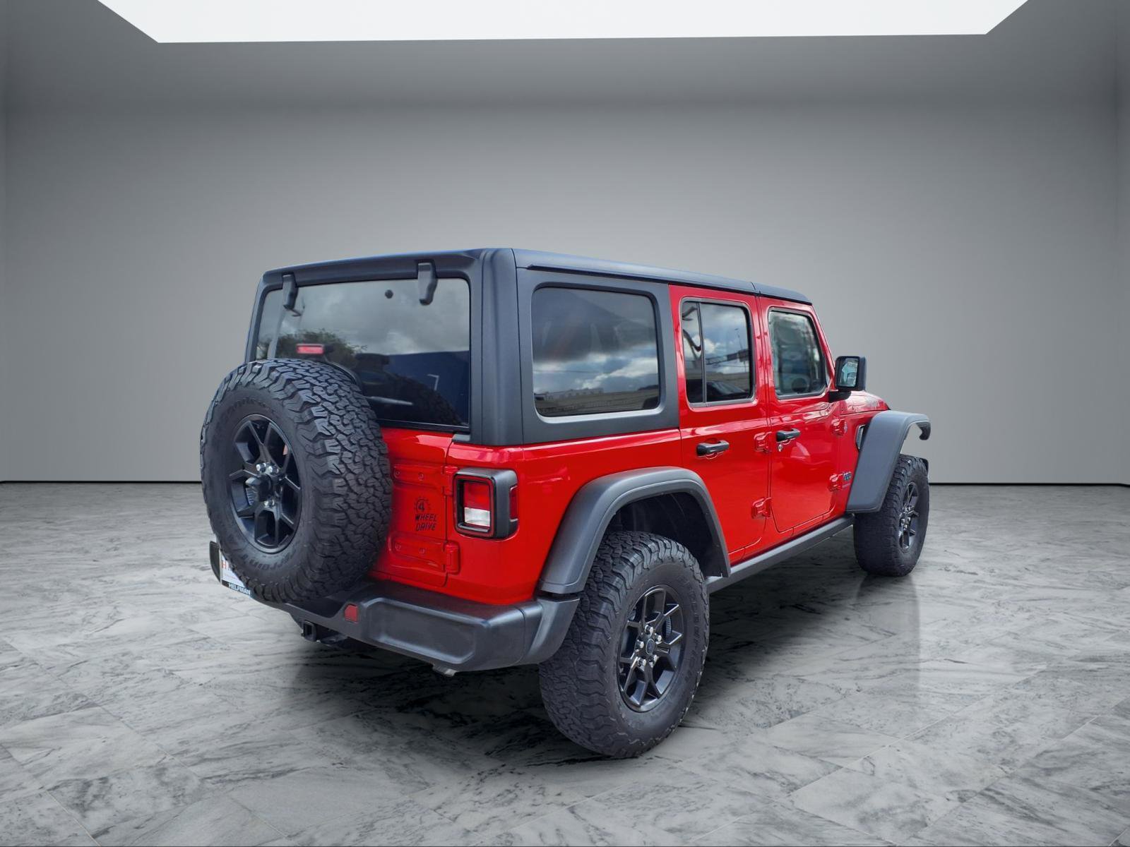 Used 2024 Jeep Wrangler Willys AWD/4WD image 7
