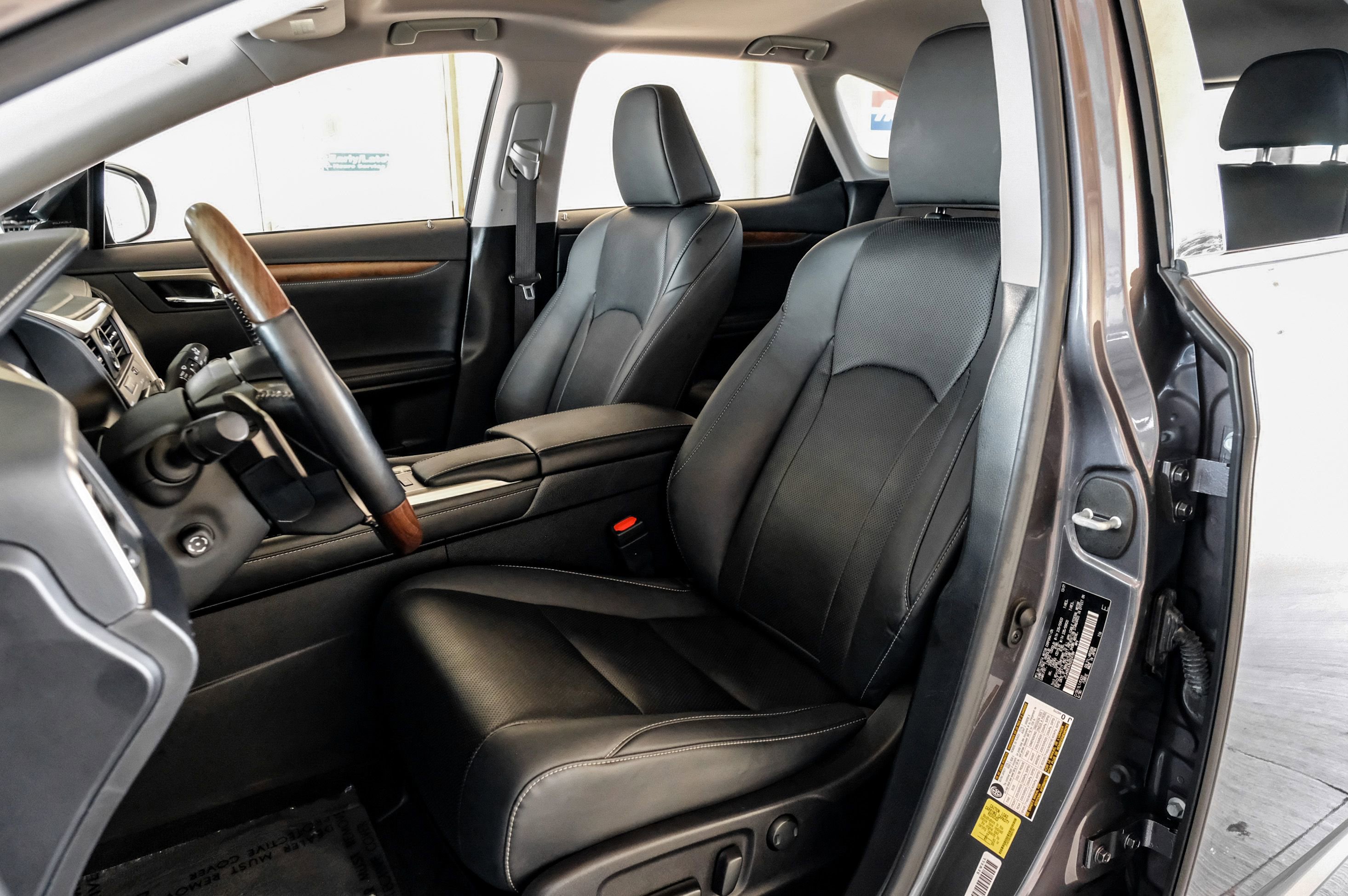 Used 2022 Lexus RX 350L FWD w/ Premium Package image 32