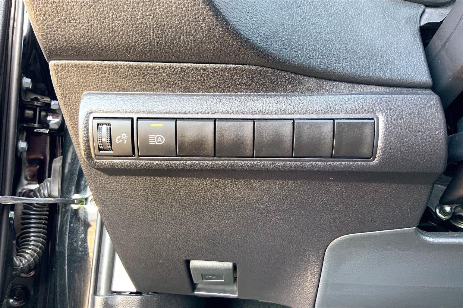 Used 2026 Toyota Corolla LE FWD image 33