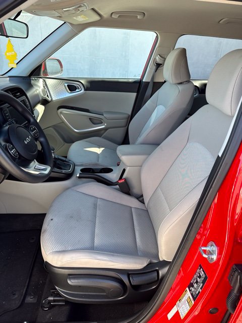 Used 2023 Kia Soul LX w/ LX Technology Package FWD image 15