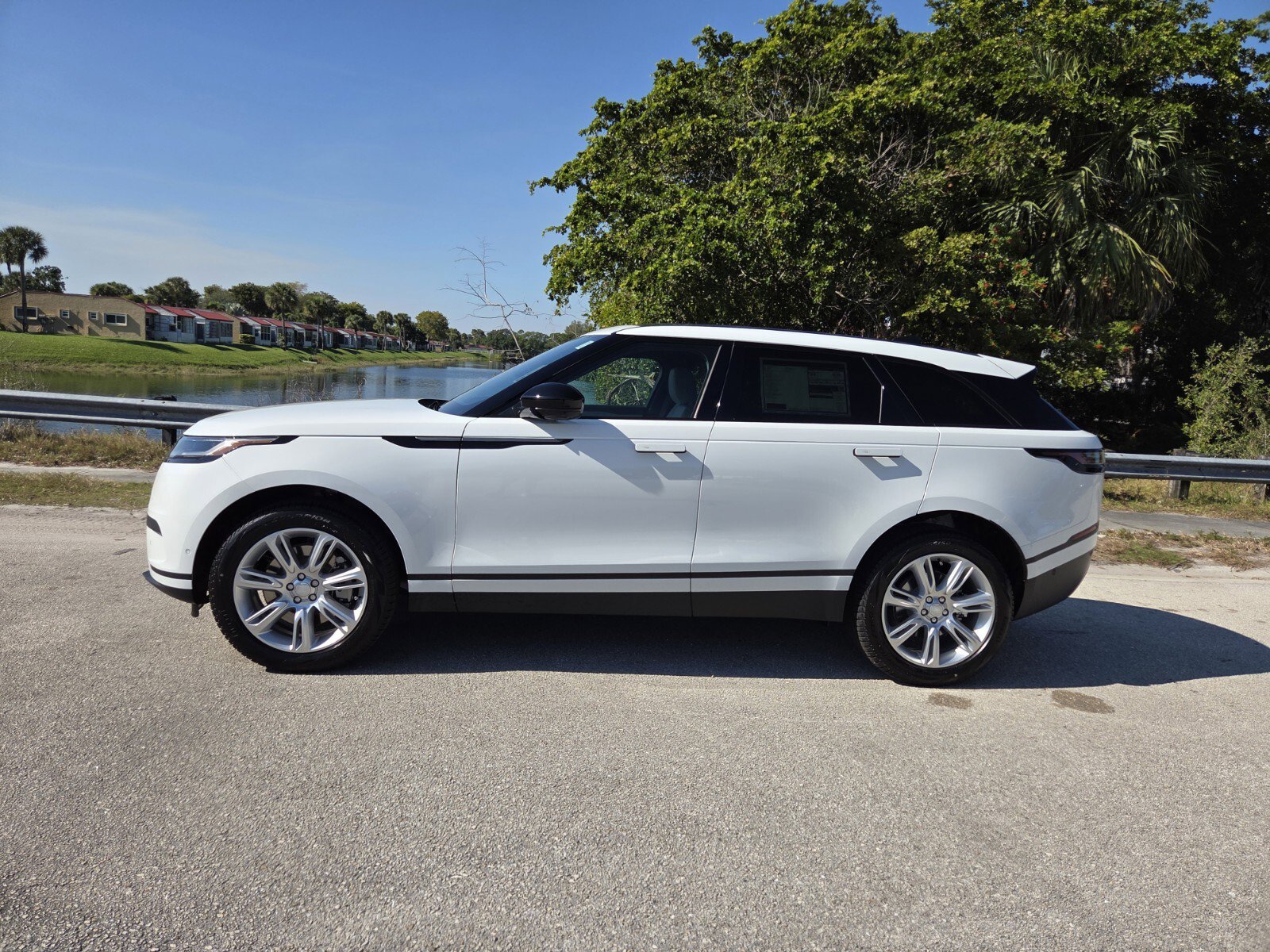 New 2026 Land Rover Range Rover Velar S image 7