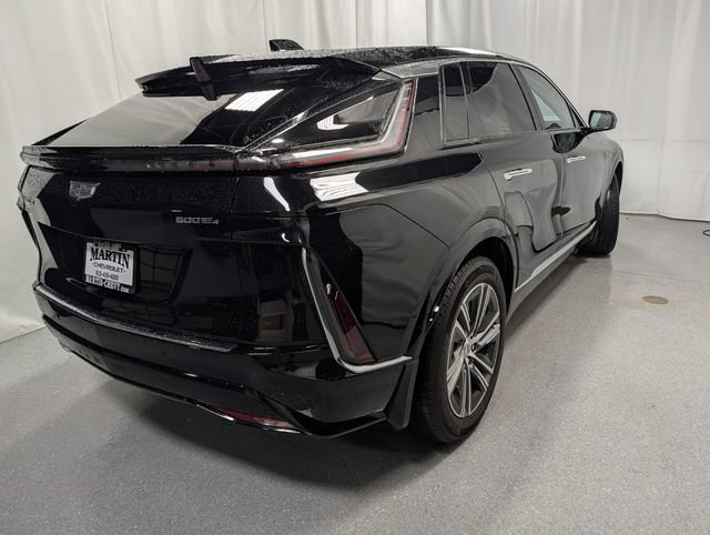 Certified 2024 Cadillac Lyriq Luxury AWD/4WD image 3