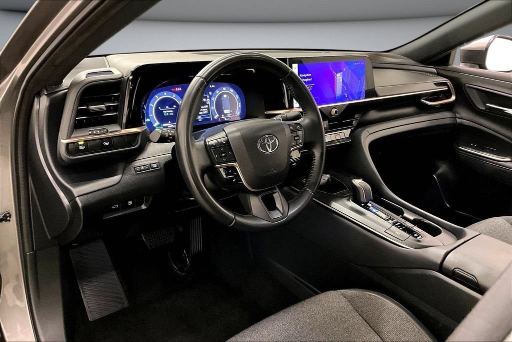 Used 2023 Toyota Crown AWD/4WD image 17