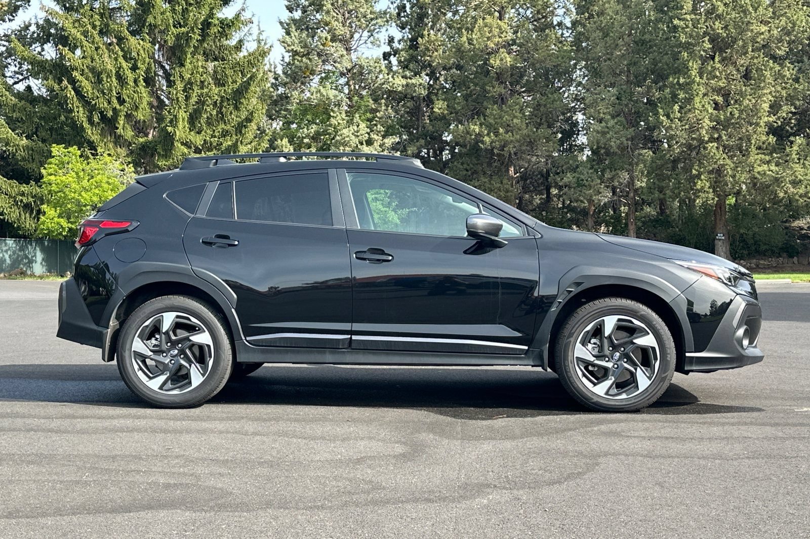 Used 2024 Subaru Crosstrek 2.5i Limited w/ Crosstrek Mirror Package AWD/4WD image 3