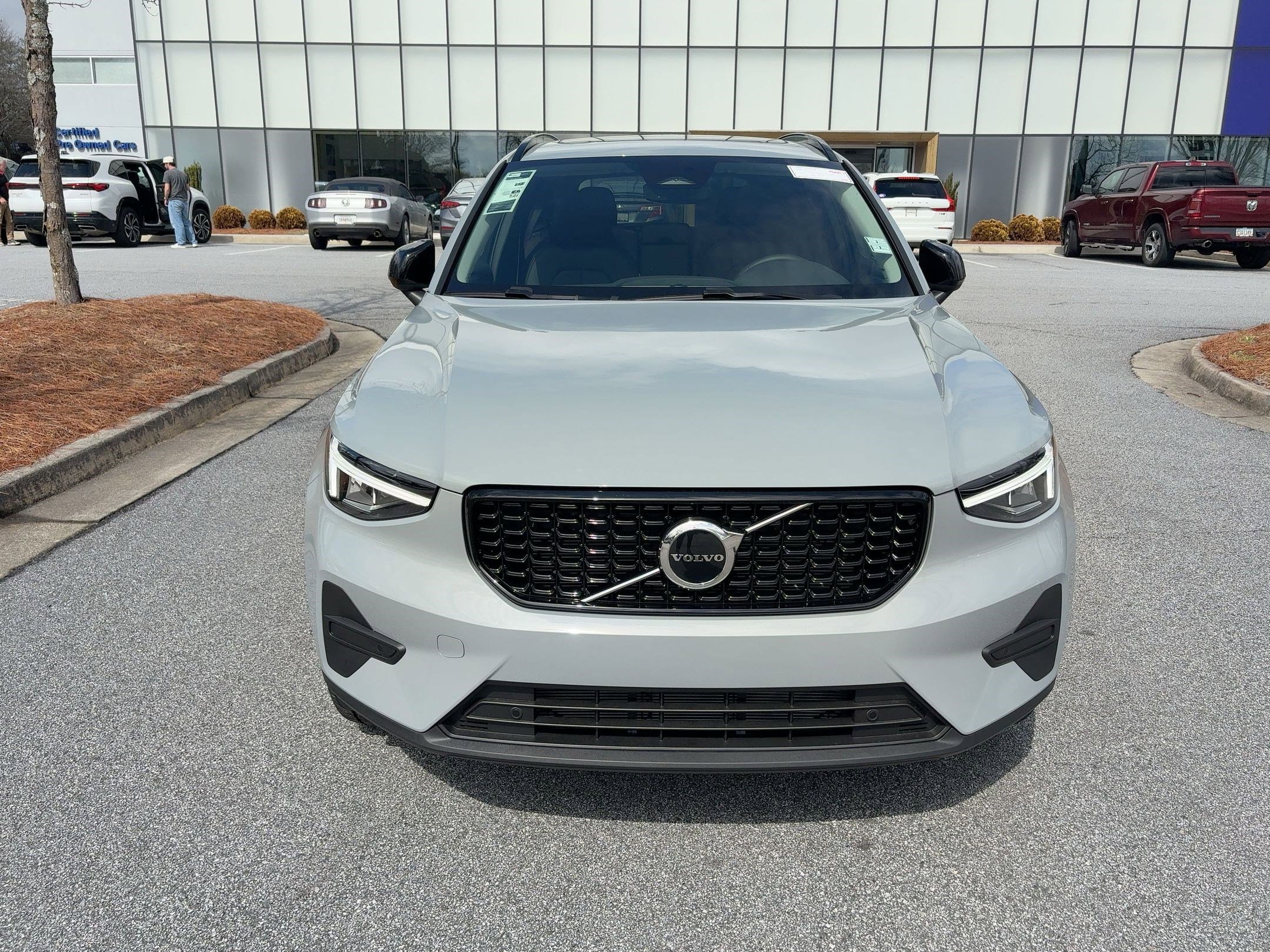 New 2026 Volvo XC40 B5 Core w/ Protection Package image 6