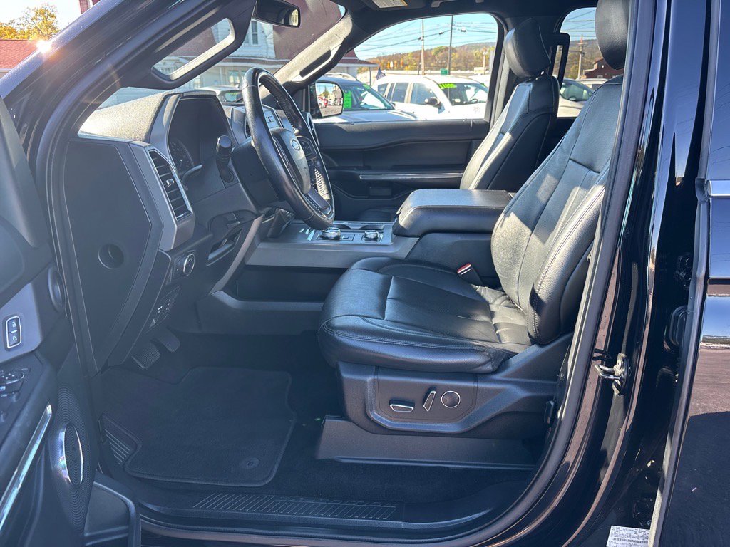 Used 2018 Ford Expedition Max XLT w/ Equipment Group 201A image 11