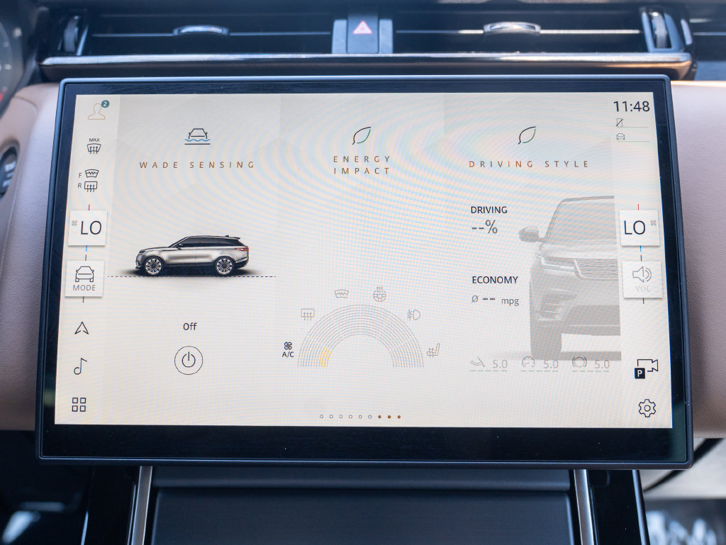 Certified 2025 Land Rover Range Rover Velar Dynamic HSE AWD/4WD image 24