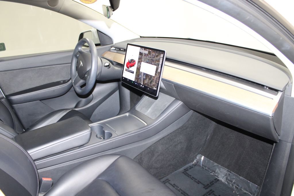 Used 2021 Tesla Model Y Long Range image 27