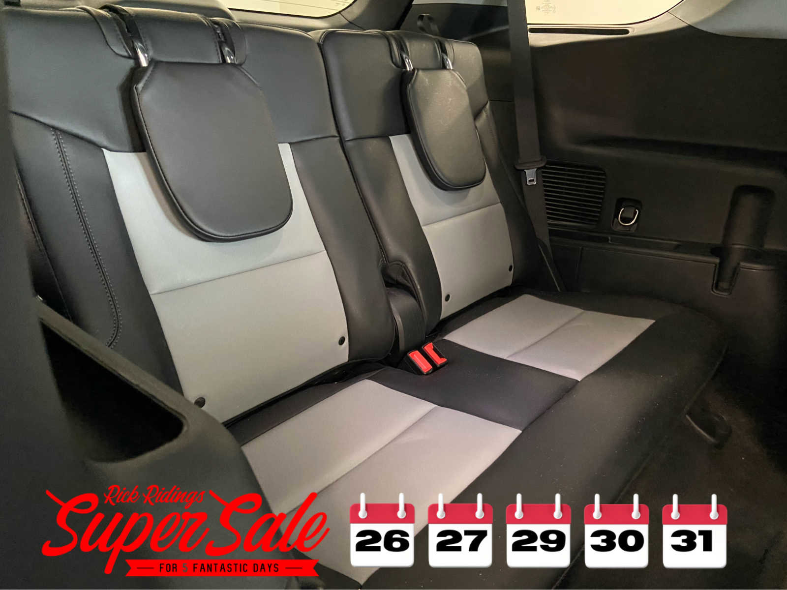 Used 2023 Ford Explorer XLT w/ Equipment Group 202A image 18