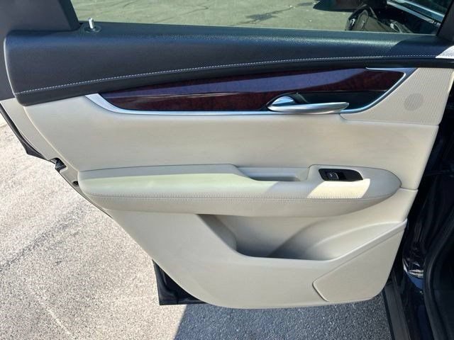 Used 2018 Cadillac XT5 Luxury w/ Driver Awareness Package AWD/4WD image 43