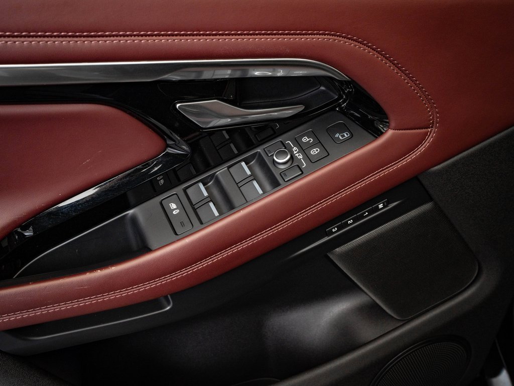 Used 2020 Land Rover Range Rover Evoque R-Dynamic HSE image 25