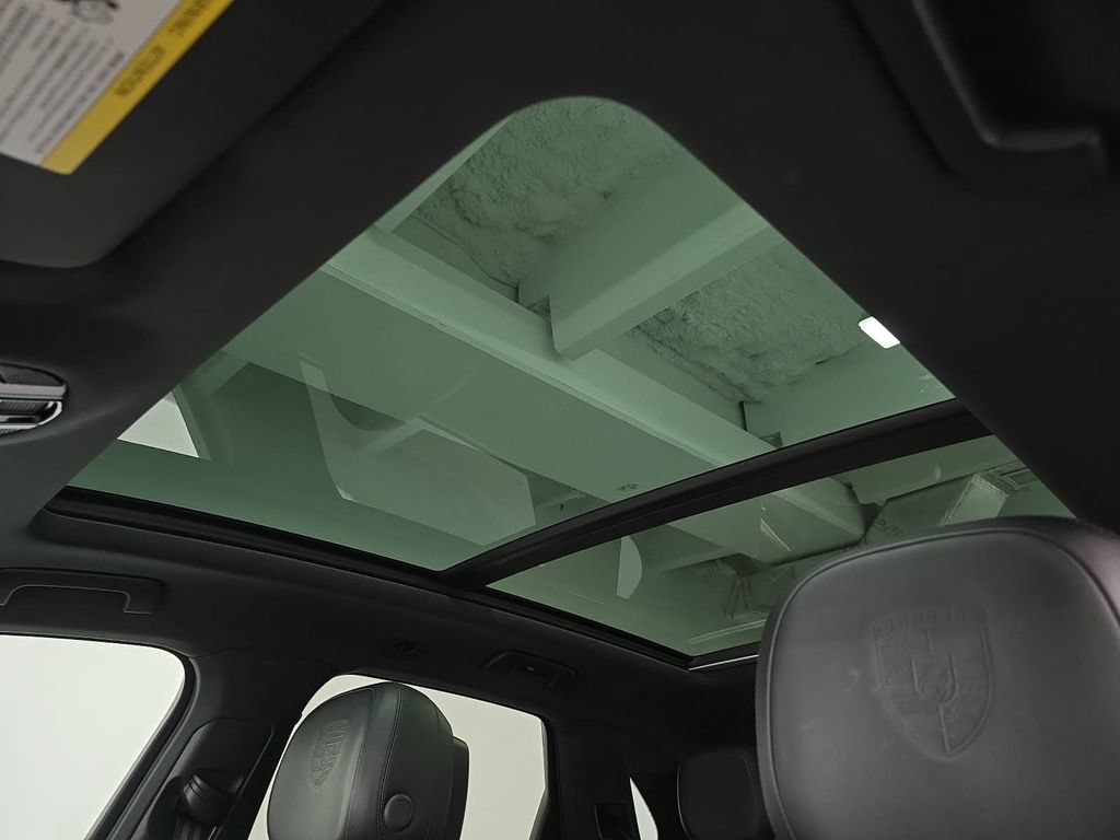 Certified 2020 Porsche Cayenne AWD/4WD image 26