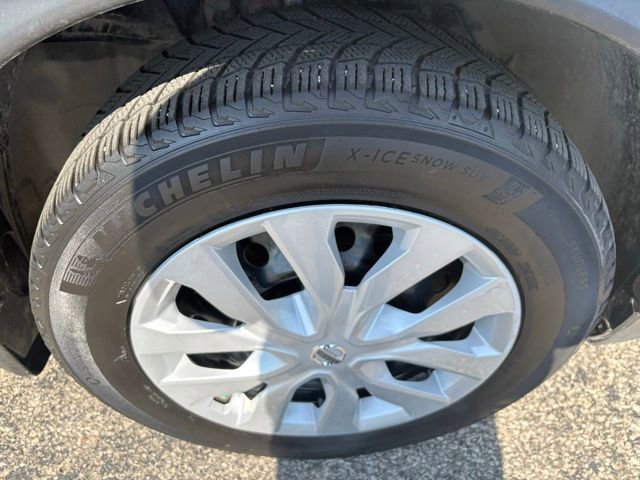 Used 2019 Nissan Rogue S FWD image 18