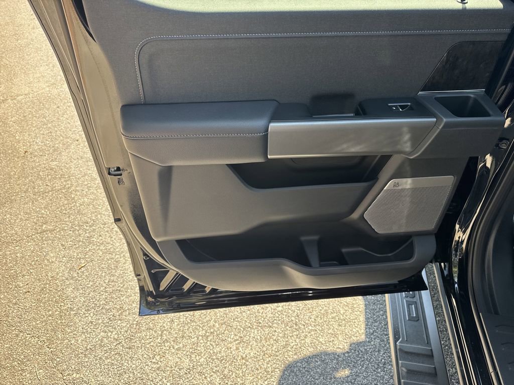 New 2026 Ford F350 Lariat w/ Black Appearance Package image 21