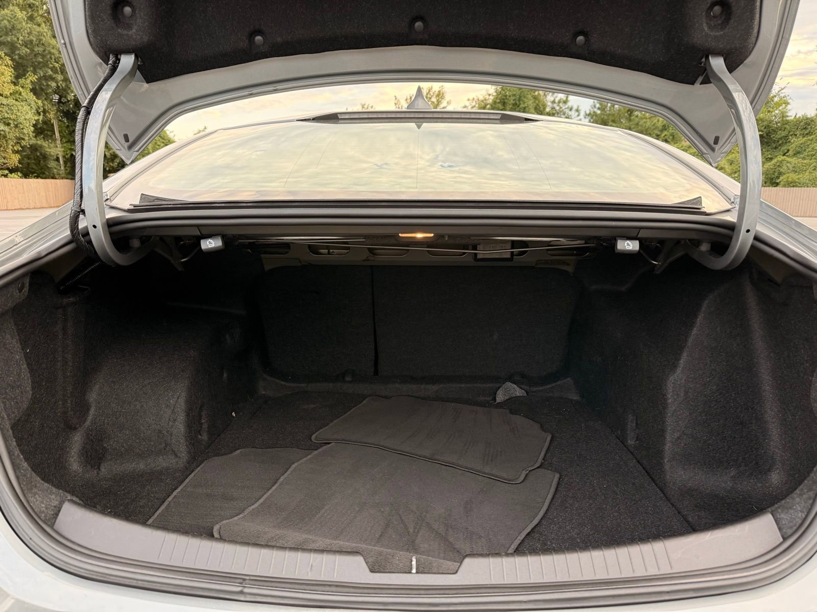 Used 2024 Chevrolet Malibu LT image 38