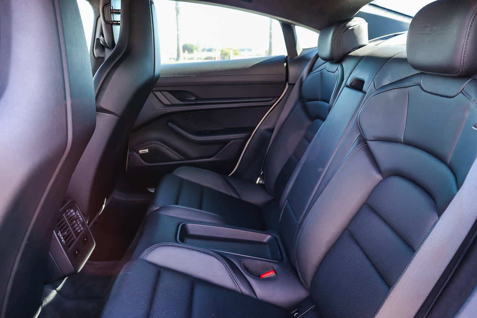 Used 2021 Porsche Taycan Turbo image 17