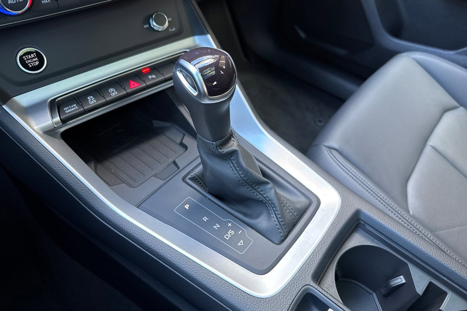 New 2025 Audi Q3 2.0T Premium image 18