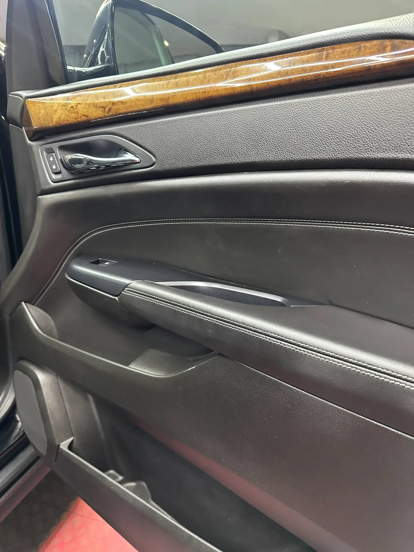 Used 2013 Cadillac SRX Luxury w/ Driver Awareness Package FWD image 30