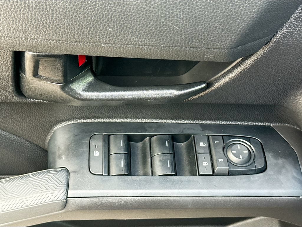 Used 2025 Toyota Tacoma SR AWD/4WD image 19