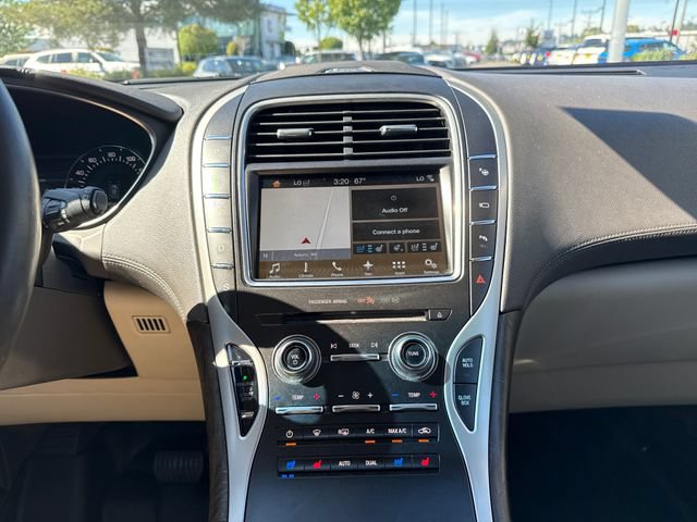 Used 2018 Lincoln MKX Reserve w/ Driver Assistance Package AWD/4WD image 22