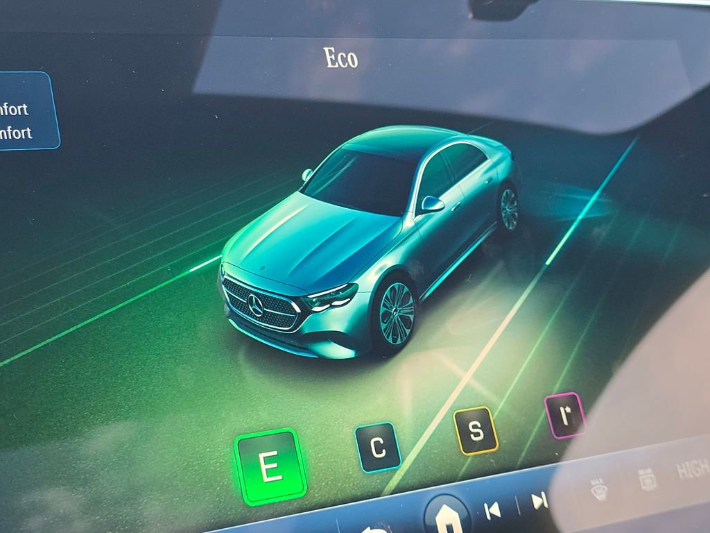 New 2026 Mercedes-Benz E 450 4MATIC Sedan image 32