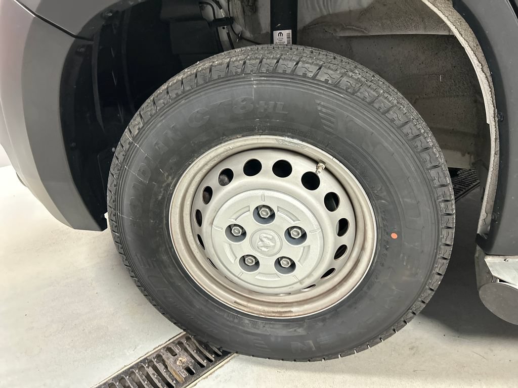 Used 2025 RAM ProMaster 2500 w/ U-Haul Equipment Group FWD image 9