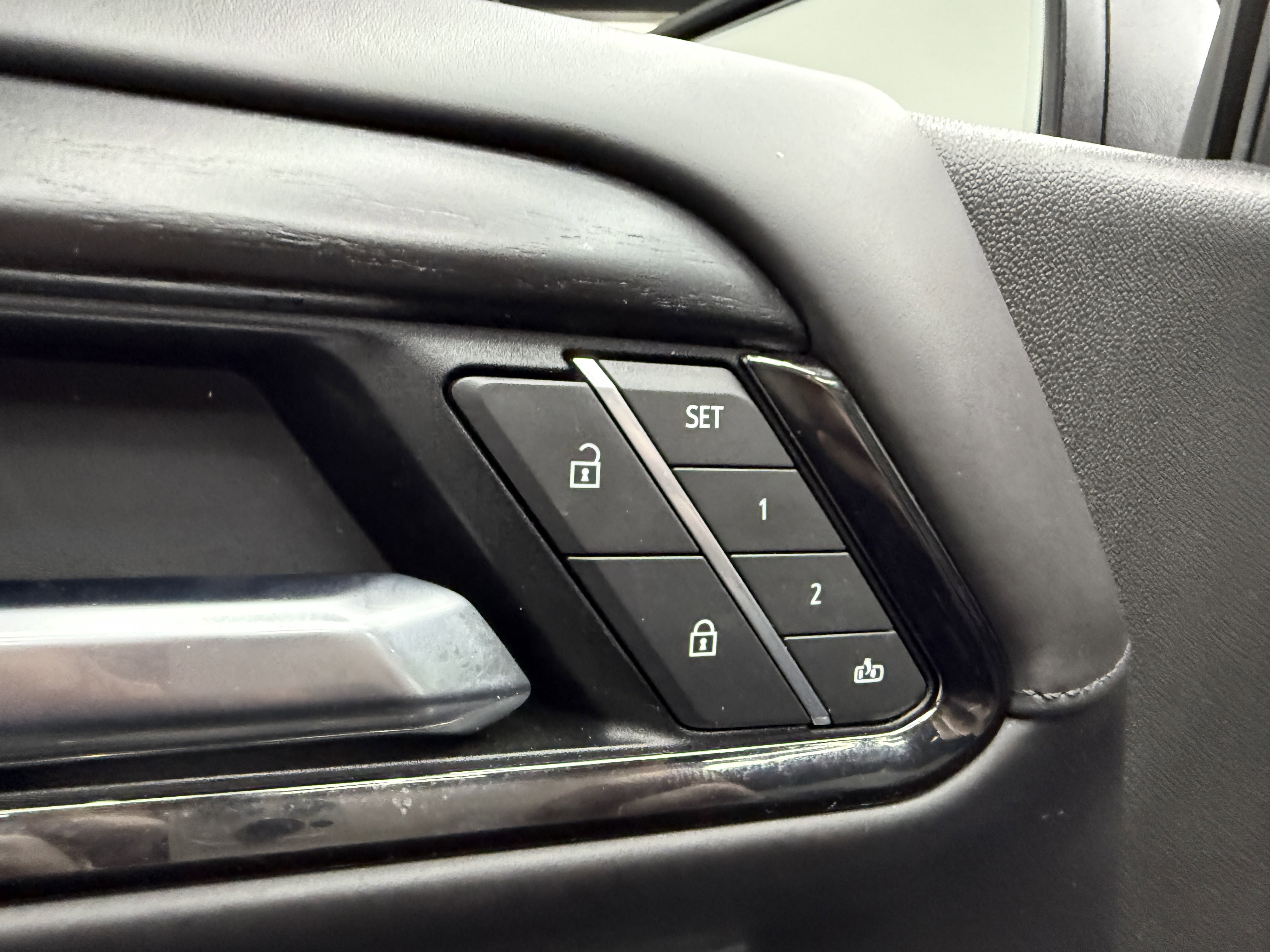 Used 2022 GMC Sierra 1500 AT4X image 12