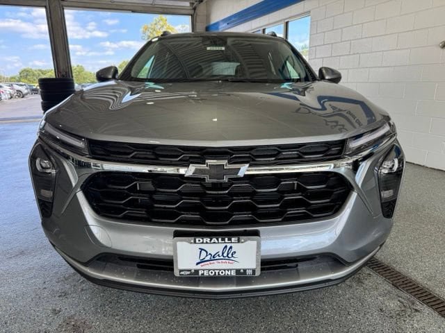 New 2026 Chevrolet Trax LT w/ Sunroof Package FWD image 3