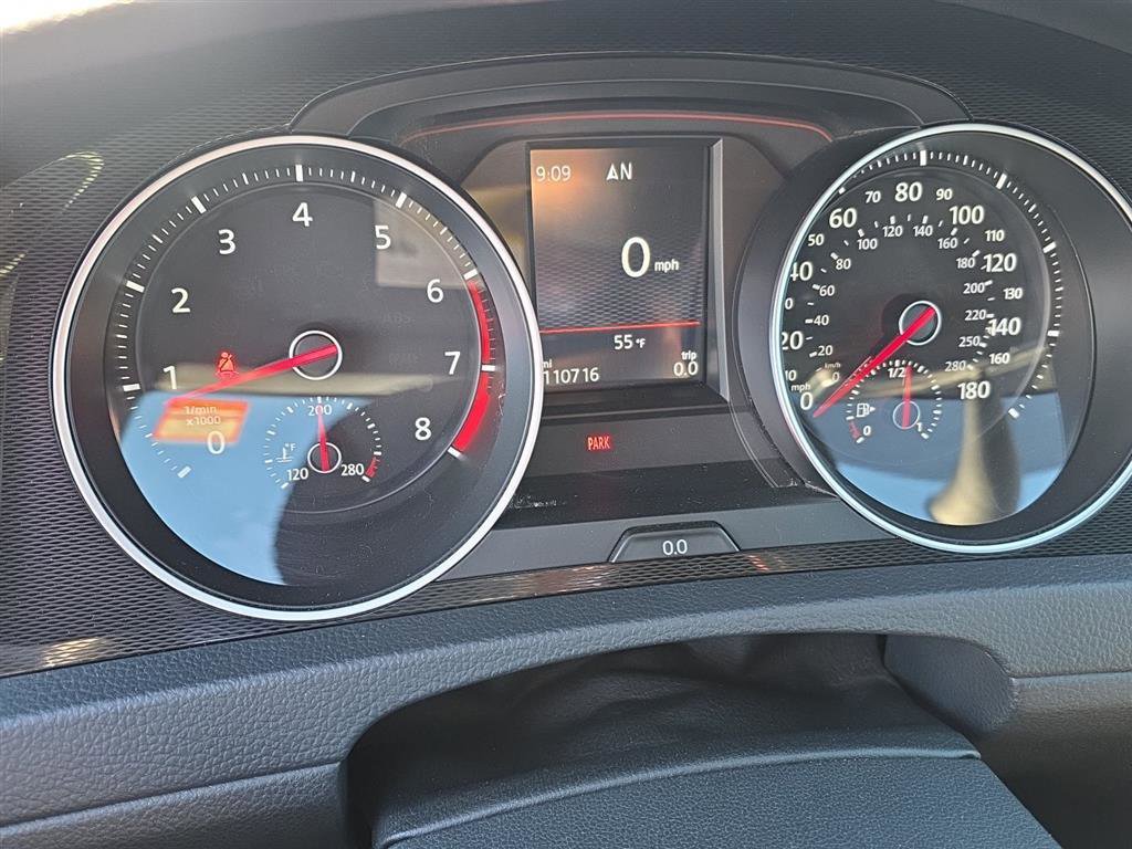 Used 2017 Volkswagen Golf S image 5