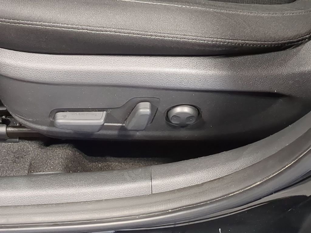 Used 2023 Hyundai Kona SEL AWD/4WD image 19