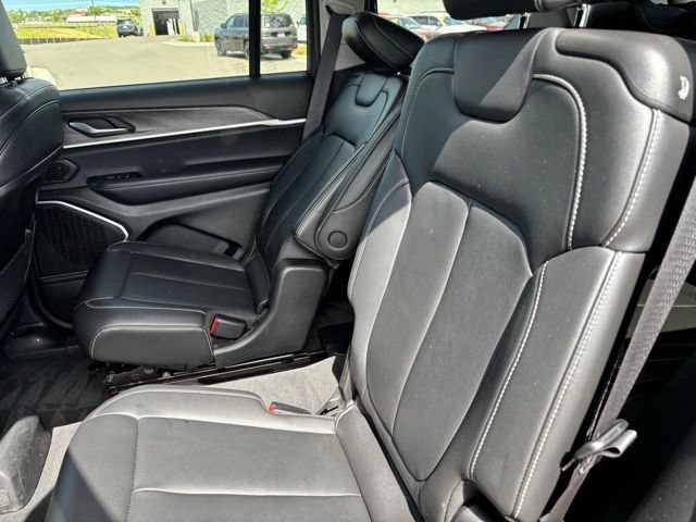 Certified 2022 Jeep Grand Cherokee L Limited w/ Black Appearance Package AWD/4WD image 19