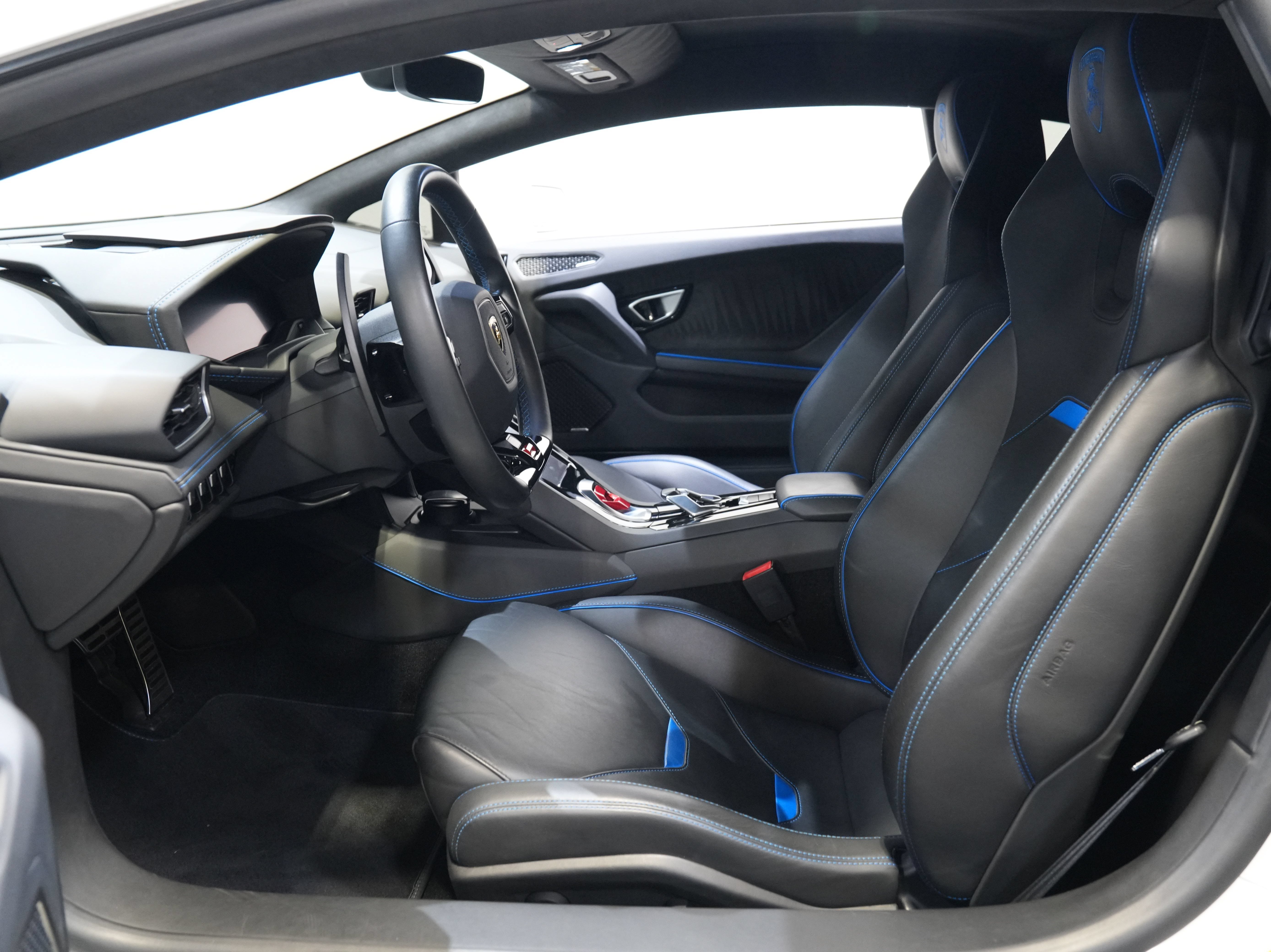 Used 2020 Lamborghini Huracan EVO AWD/4WD image 28