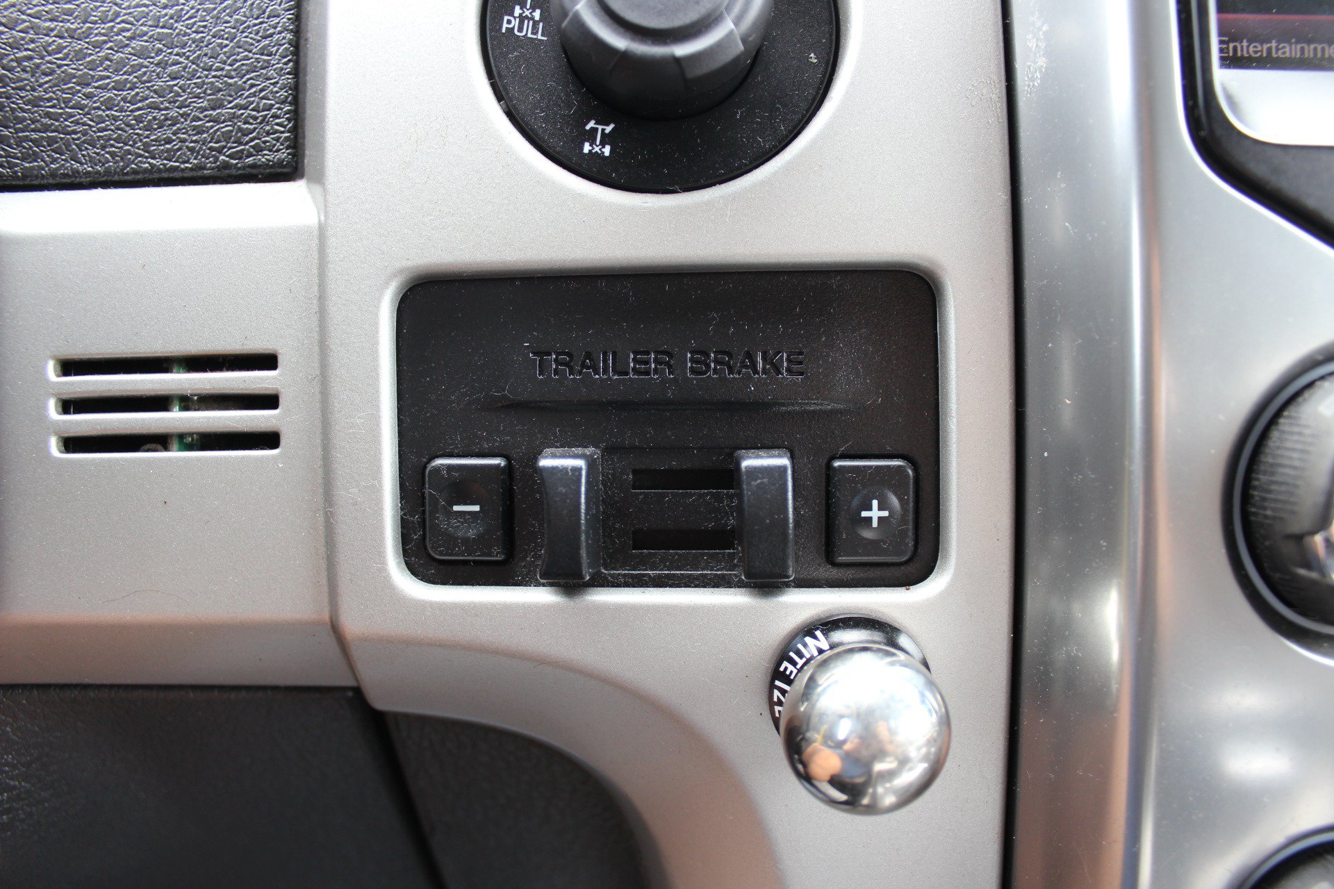 Used 2013 Ford F150 FX4 w/ Luxury Equipment Group AWD/4WD image 28