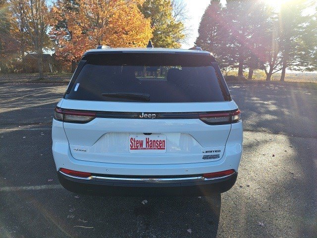 Used 2024 Jeep Grand Cherokee Limited image 5