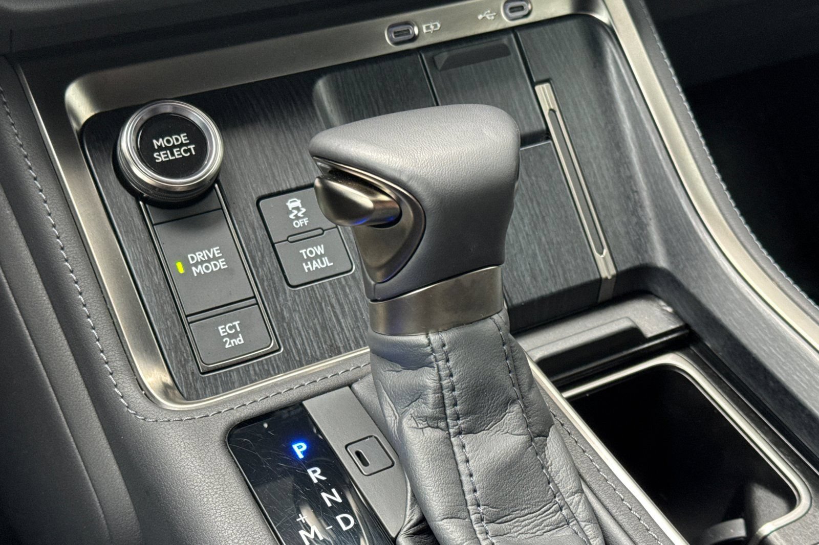 Used 2025 Lexus GX 550 w/ Accessory Package (Z1) AWD/4WD image 24