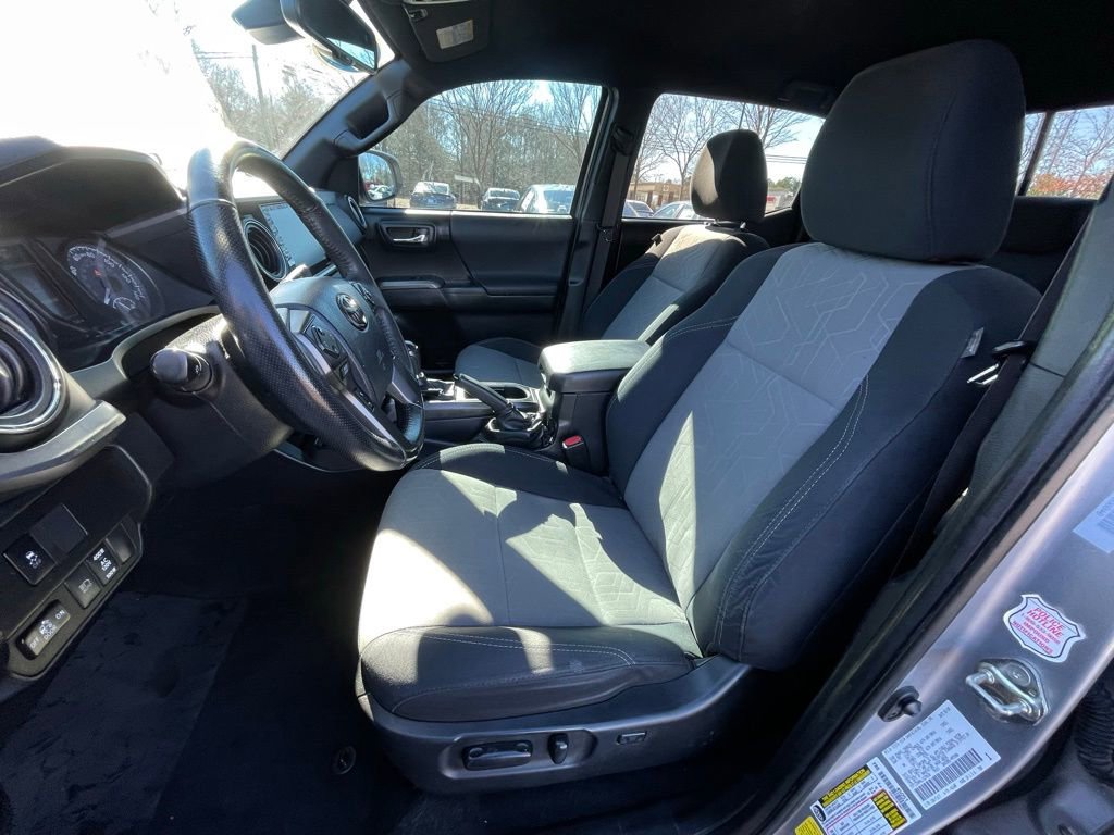 Used 2020 Toyota Tacoma TRD Off-Road w/ Technology Package image 28