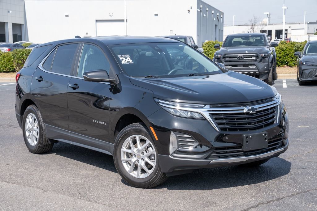 Used 2024 Chevrolet Equinox LT image 1