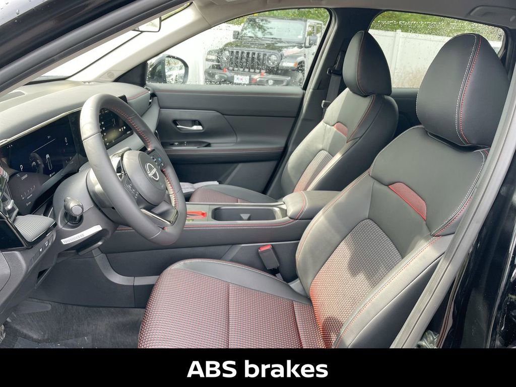Used 2026 Nissan Kicks SR FWD image 22