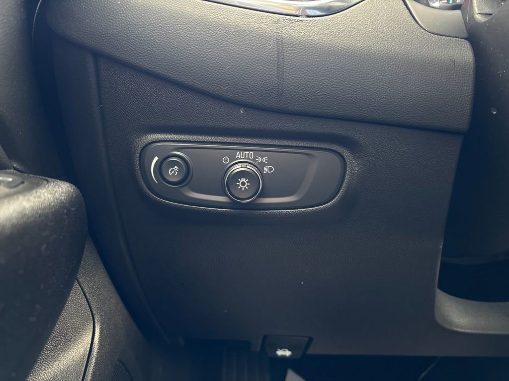 Used 2024 Chevrolet Equinox LT FWD image 37