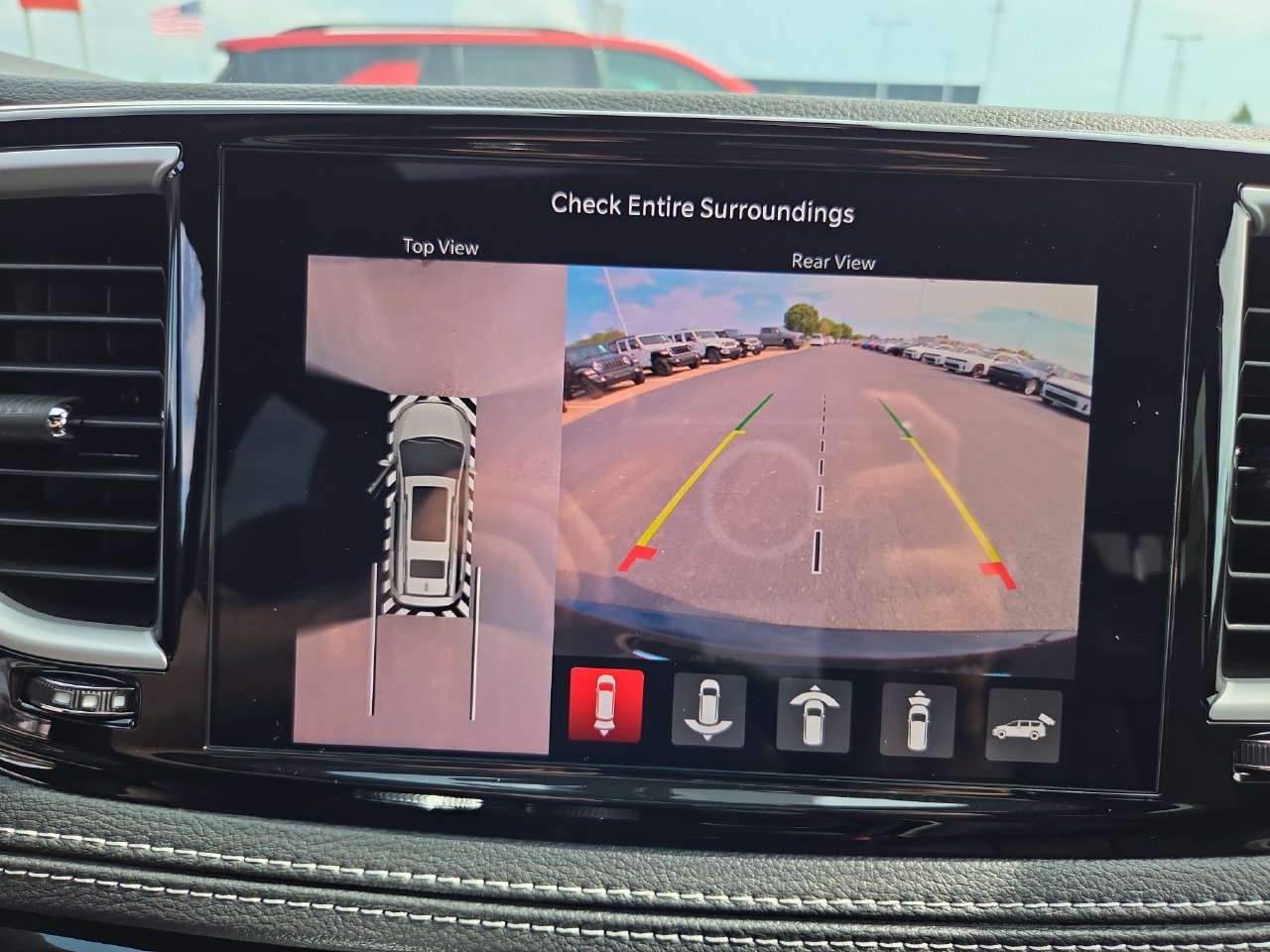 New 2027 Chrysler Pacifica Limited w/ Family Tech Group FWD image 30