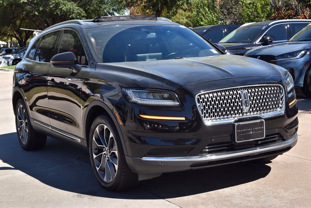 Used 2023 Lincoln Nautilus Reserve w/ Equipment Group 201A AWD/4WD image 4