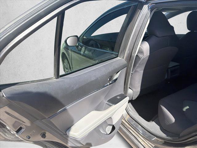 Used 2020 Toyota Camry LE FWD image 17