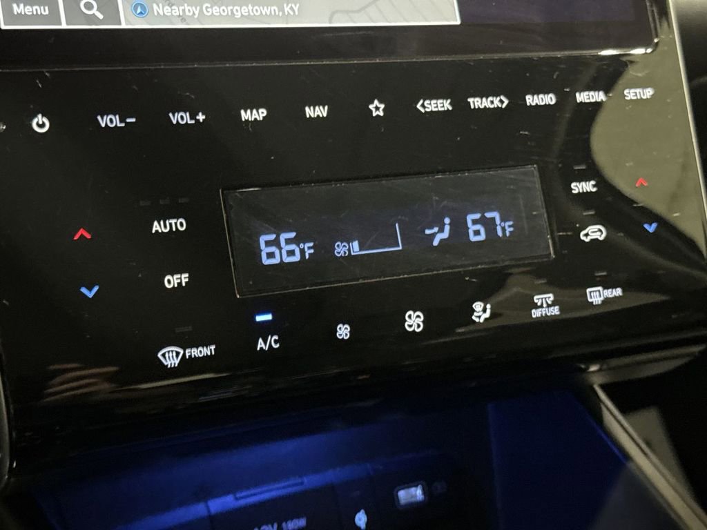 Used 2024 Hyundai Tucson Limited image 16