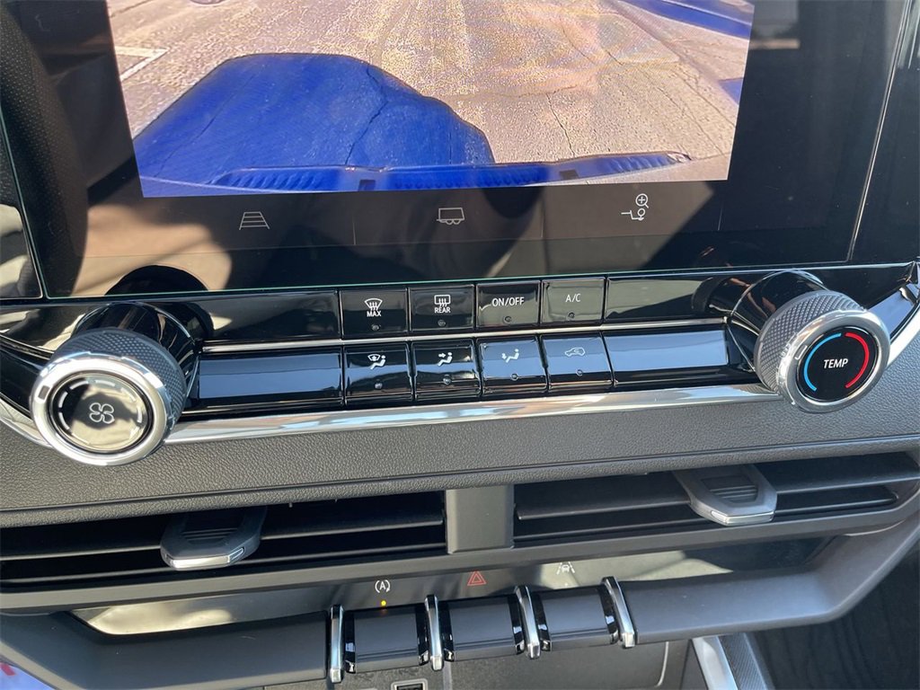 New 2025 Chevrolet Colorado W/T image 18