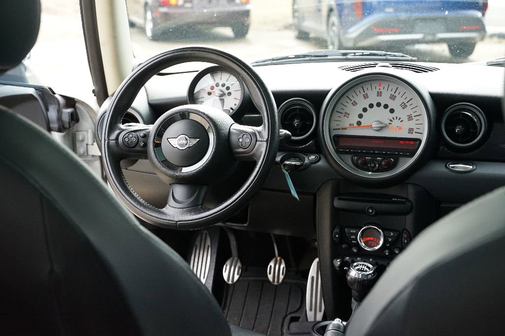 Used 2011 MINI Cooper S image 15