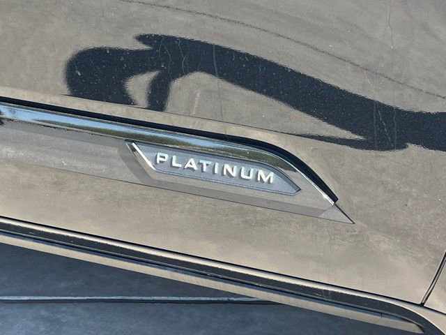 Used 2024 Toyota Sequoia Platinum AWD/4WD image 10