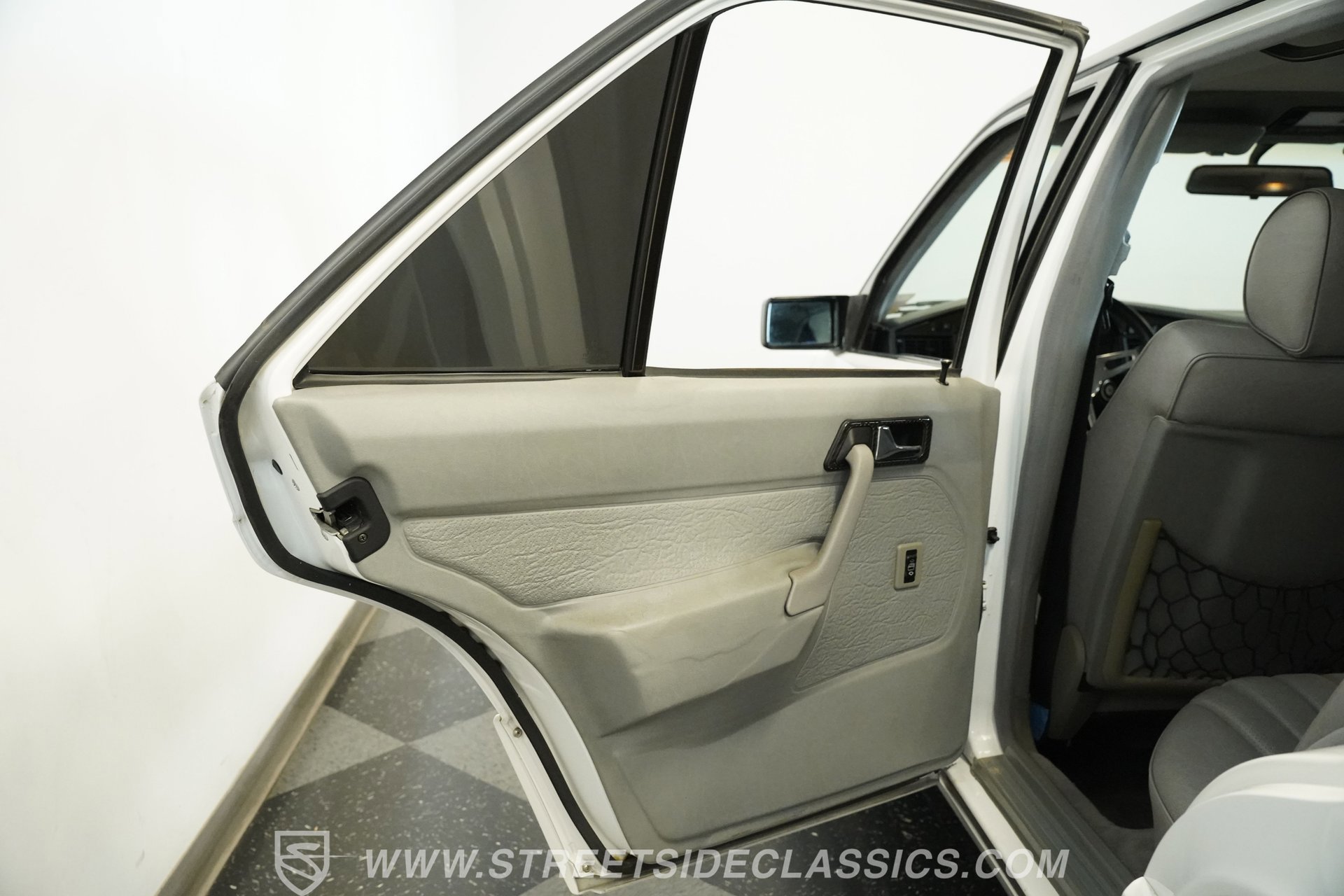 Used 1989 Mercedes-Benz 190 E 2.6 image 37