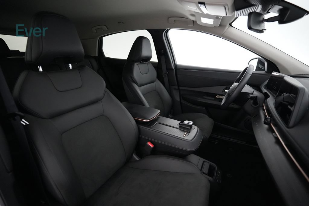 Used 2025 Nissan Ariya AWD image 21