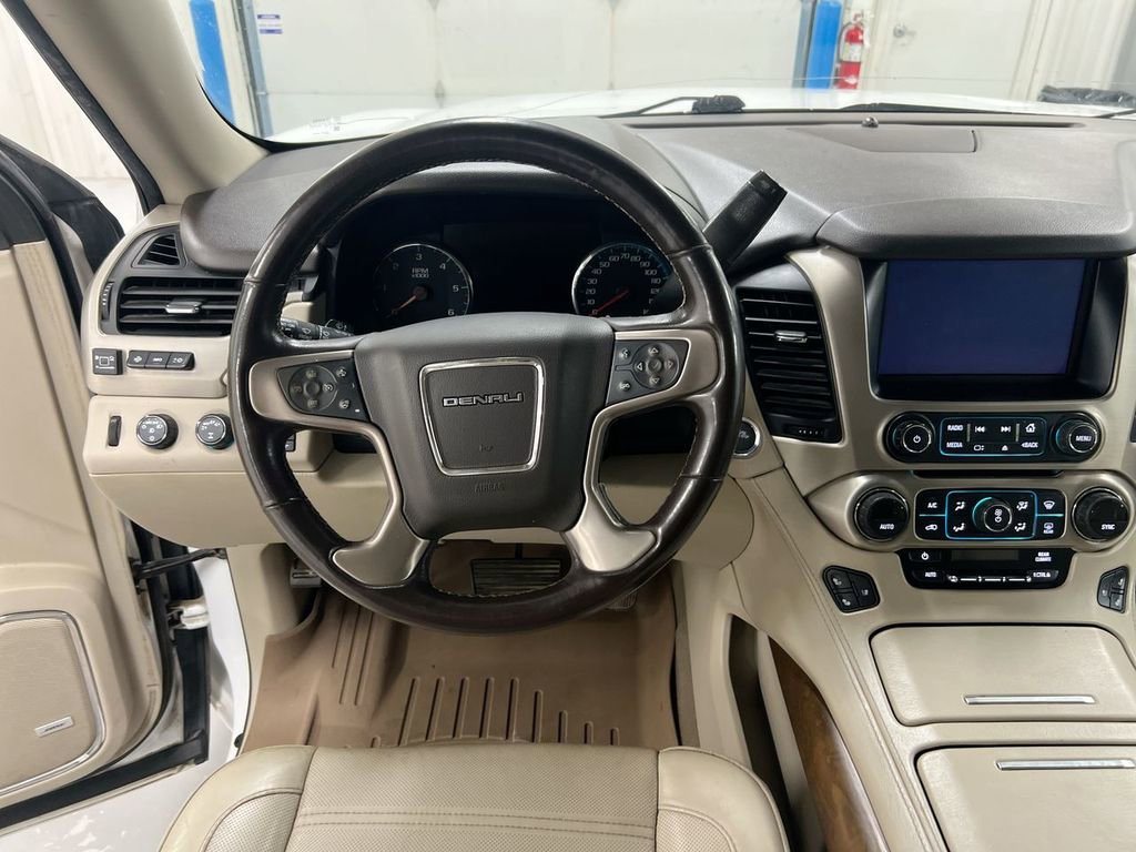 Used 2020 GMC Yukon XL Denali image 11